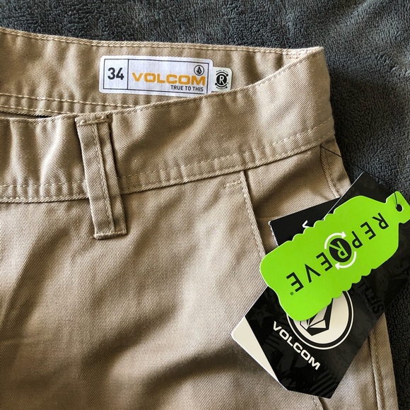 Volcom shorts - Picture 3 of 7